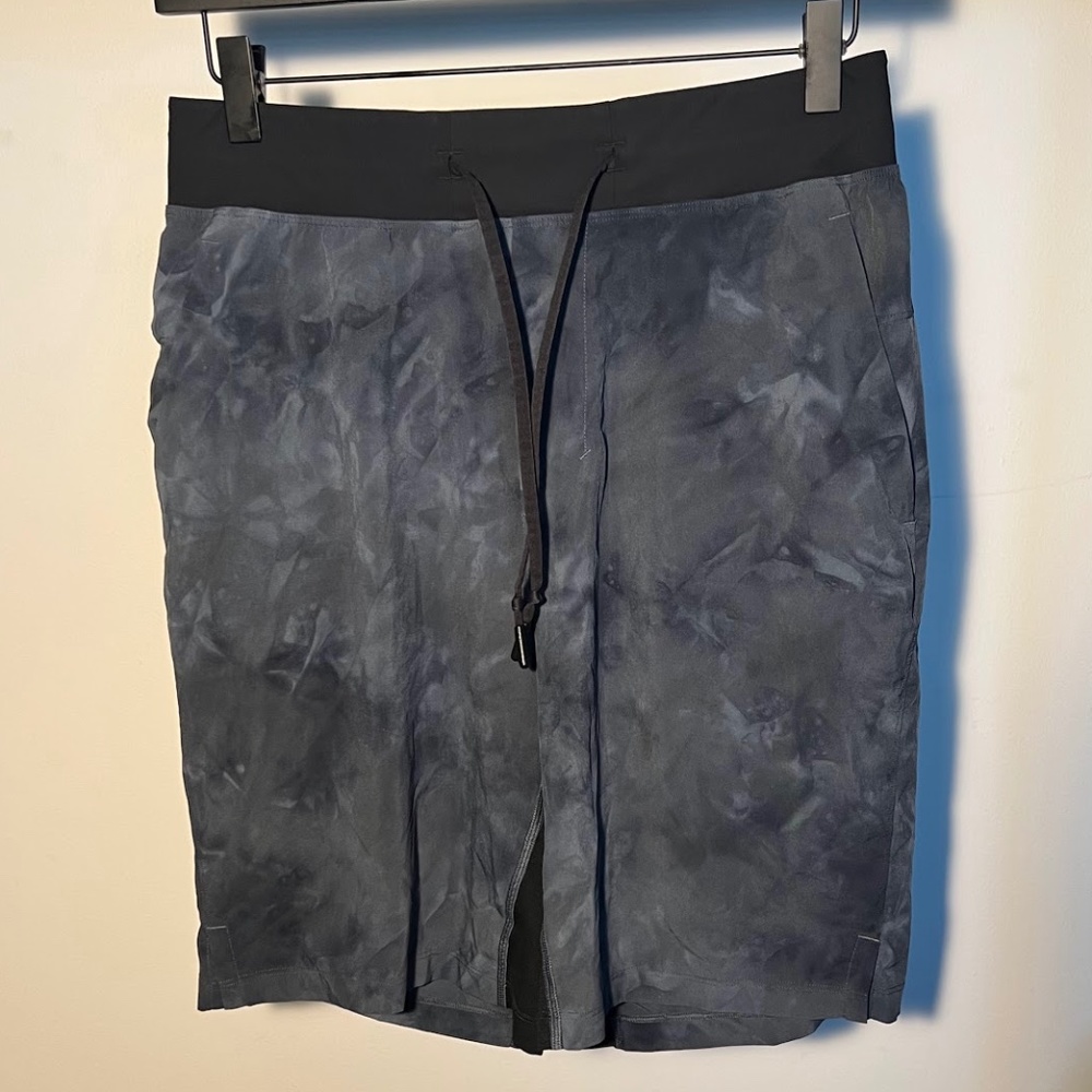 Lululemon Blue Watercolor Shorts, Size Small, 9" Inseam, No Liner